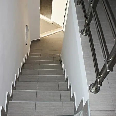 Near The Center Apartment Split