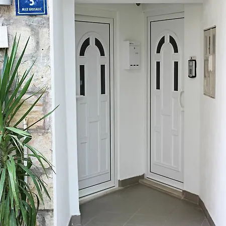 Near The Center شقة *