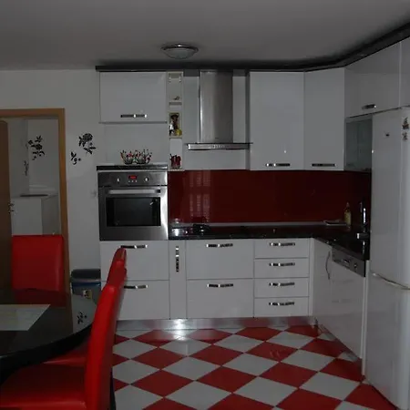 Apartment Near The Center Split