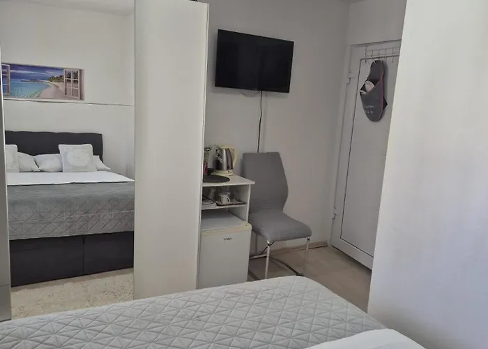 شقة Near The Center