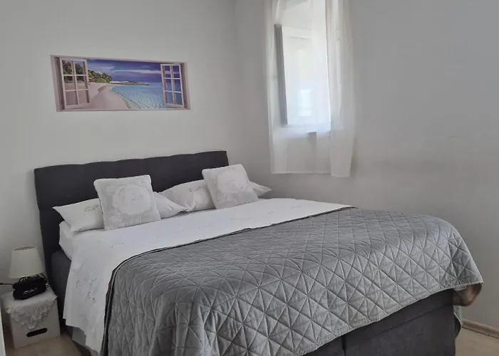 Near The Center شقة